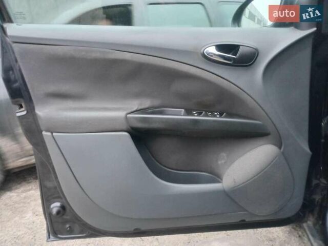 Черный Сеат Толедо, объемом двигателя 1.6 л и пробегом 305 тыс. км за 4990 $, фото 8 на Automoto.ua