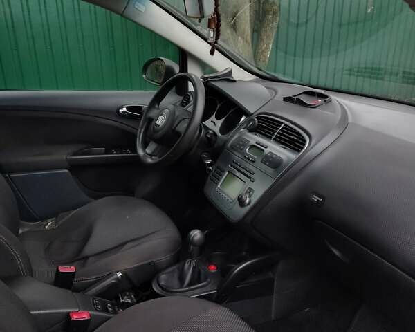 Чорний Сеат Toledo, об'ємом двигуна 1.6 л та пробігом 327 тис. км за 4700 $, фото 7 на Automoto.ua