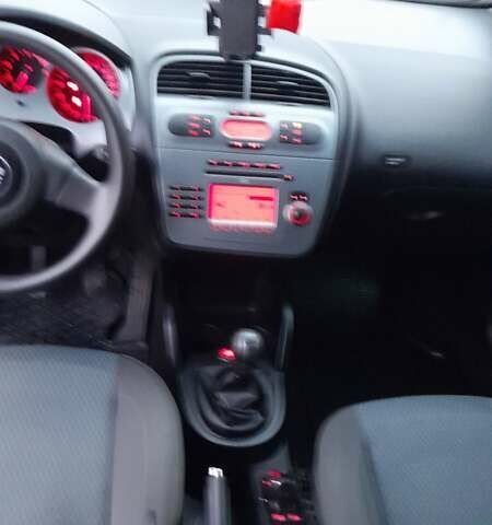 Черный Сеат Толедо, объемом двигателя 1.6 л и пробегом 202 тыс. км за 5000 $, фото 10 на Automoto.ua