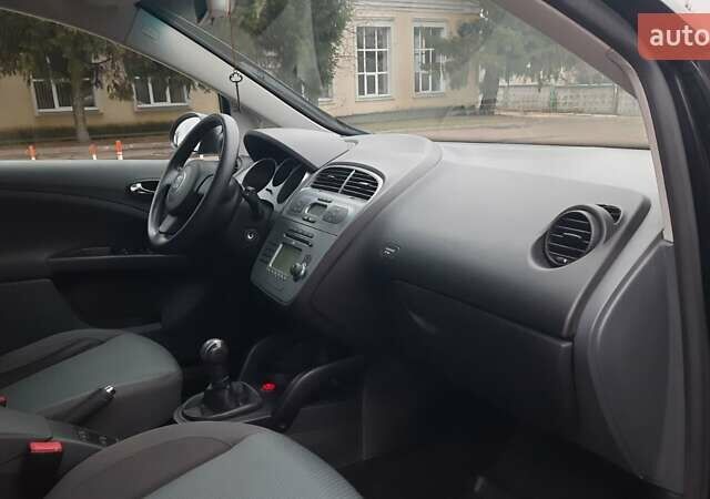 Чорний Сеат Toledo, об'ємом двигуна 1.6 л та пробігом 128 тис. км за 5500 $, фото 13 на Automoto.ua