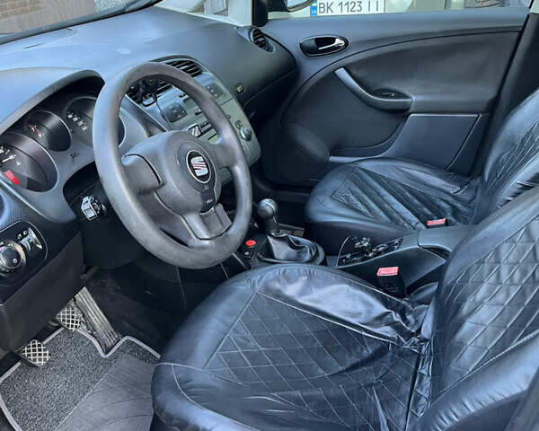 Черный Сеат Толедо, объемом двигателя 1.6 л и пробегом 300 тыс. км за 5000 $, фото 11 на Automoto.ua