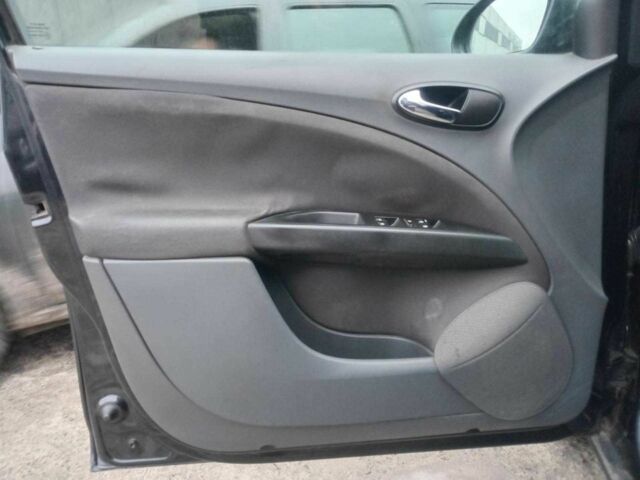 Чорний Сеат Toledo, об'ємом двигуна 1.6 л та пробігом 305 тис. км за 4990 $, фото 8 на Automoto.ua