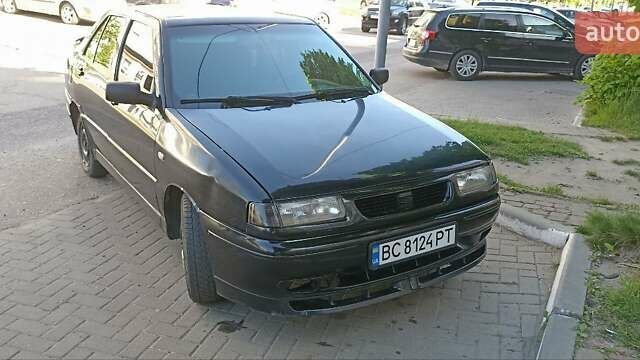 Черный Сеат Толедо, объемом двигателя 1.78 л и пробегом 380 тыс. км за 1100 $, фото 3 на Automoto.ua