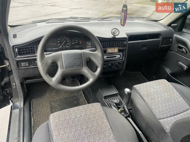 Черный Сеат Толедо, объемом двигателя 1.6 л и пробегом 160 тыс. км за 1650 $, фото 8 на Automoto.ua