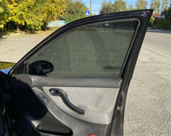 Чорний Сеат Toledo, об'ємом двигуна 1.6 л та пробігом 305 тис. км за 5600 $, фото 5 на Automoto.ua