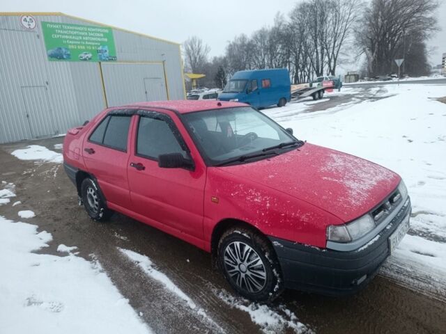 Червоний Сеат Toledo, об'ємом двигуна 1.8 л та пробігом 300 тис. км за 1400 $, фото 3 на Automoto.ua