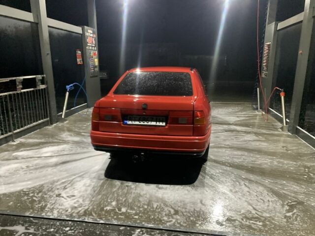 Красный Сеат Толедо, объемом двигателя 1.8 л и пробегом 300 тыс. км за 950 $, фото 2 на Automoto.ua