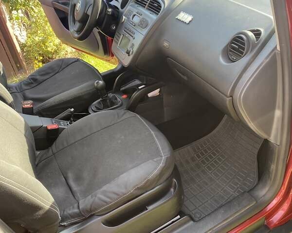 Красный Сеат Толедо, объемом двигателя 1.6 л и пробегом 195 тыс. км за 5200 $, фото 11 на Automoto.ua