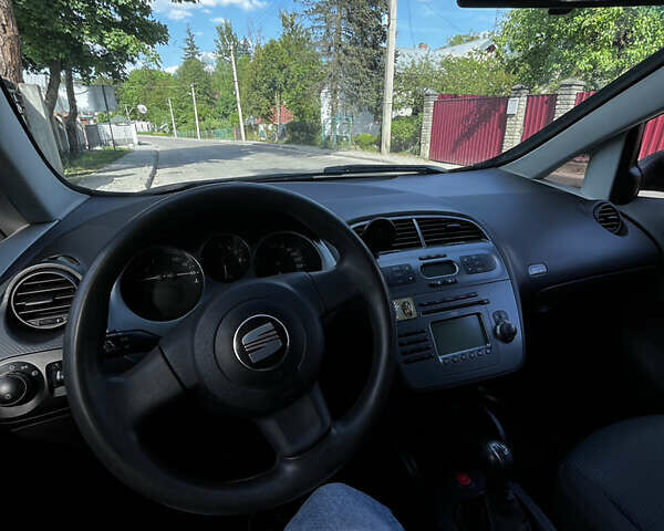 Червоний Сеат Toledo, об'ємом двигуна 1.6 л та пробігом 328 тис. км за 5000 $, фото 13 на Automoto.ua