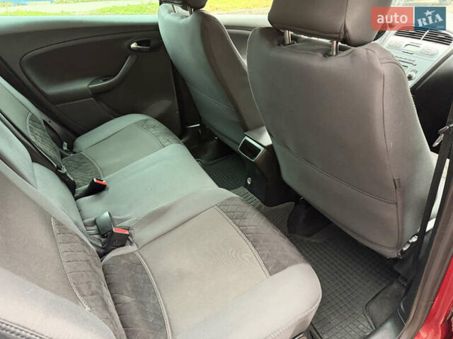 Червоний Сеат Toledo, об'ємом двигуна 1.6 л та пробігом 223 тис. км за 5700 $, фото 8 на Automoto.ua