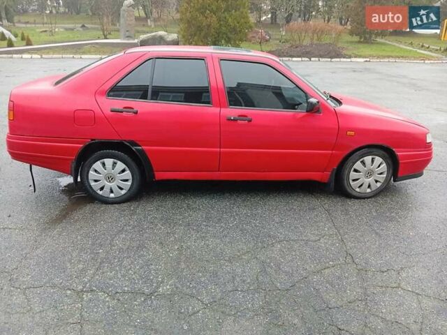 Красный Сеат Толедо, объемом двигателя 1.8 л и пробегом 100 тыс. км за 1600 $, фото 1 на Automoto.ua