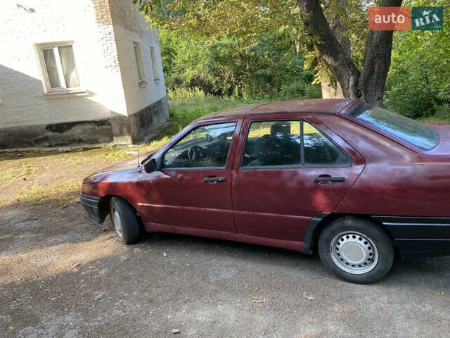 Красный Сеат Толедо, объемом двигателя 1.8 л и пробегом 148 тыс. км за 1200 $, фото 2 на Automoto.ua