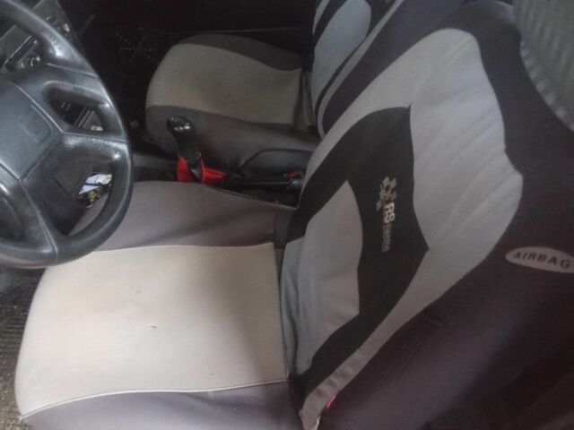 Червоний Сеат Toledo, об'ємом двигуна 1.6 л та пробігом 300 тис. км за 1000 $, фото 4 на Automoto.ua