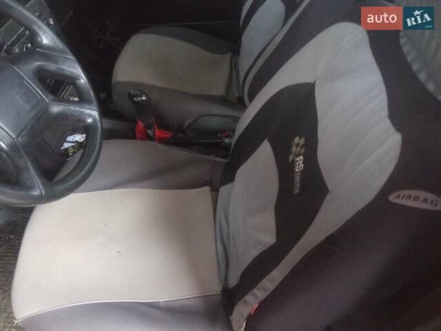 Червоний Сеат Toledo, об'ємом двигуна 1.6 л та пробігом 300 тис. км за 1000 $, фото 3 на Automoto.ua