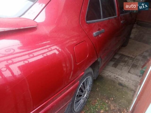 Червоний Сеат Toledo, об'ємом двигуна 1.6 л та пробігом 300 тис. км за 1000 $, фото 1 на Automoto.ua