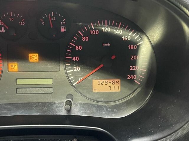 Красный Сеат Толедо, объемом двигателя 1.9 л и пробегом 329 тыс. км за 1500 $, фото 3 на Automoto.ua