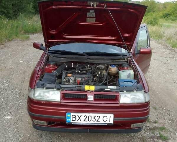 Красный Сеат Толедо, объемом двигателя 1.8 л и пробегом 200 тыс. км за 2700 $, фото 1 на Automoto.ua