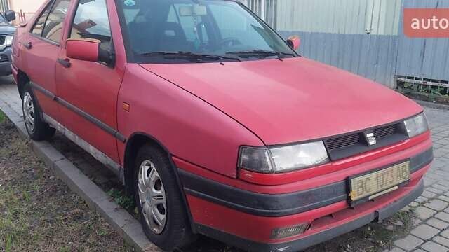 Червоний Сеат Toledo, об'ємом двигуна 1.8 л та пробігом 240 тис. км за 950 $, фото 7 на Automoto.ua