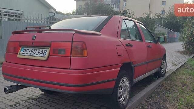 Червоний Сеат Toledo, об'ємом двигуна 1.8 л та пробігом 240 тис. км за 950 $, фото 2 на Automoto.ua