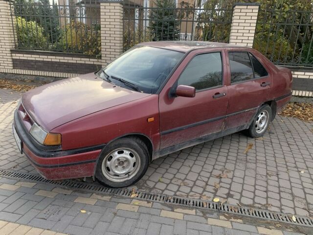 Сеат Toledo 1993 у Шепетовке на Automoto.ua Червоний Сеат Toledo, об'ємом двигуна 1.9 л та пробігом 415 тис. км за 950 $, фото 4 на Automoto.ua