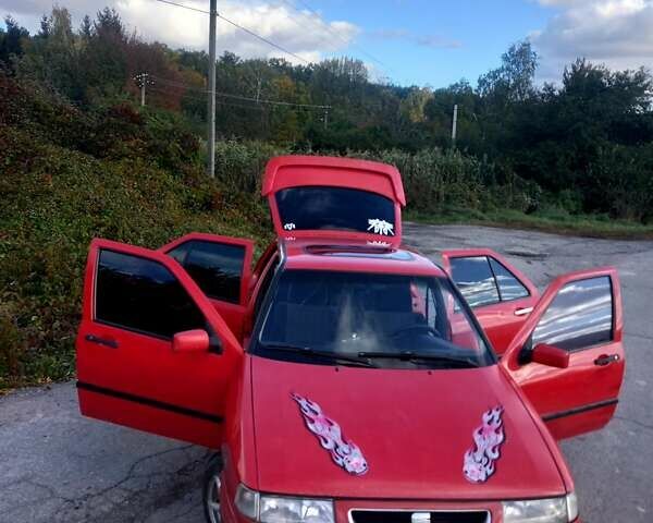 Сеат Toledo 1993 у Вінниці на Automoto.ua Червоний Сеат Toledo, об'ємом двигуна 2 л та пробігом 200 тис. км за 1500 $, фото 5 на Automoto.ua