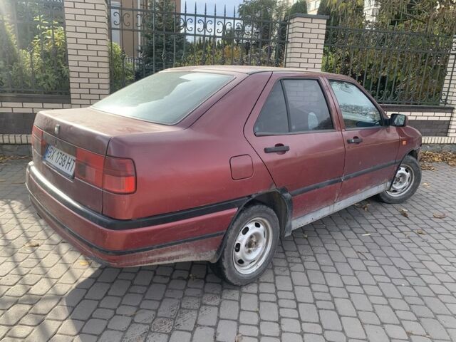 Сеат Toledo 1993 у Шепетовке на Automoto.ua Червоний Сеат Toledo, об'ємом двигуна 1.9 л та пробігом 415 тис. км за 950 $, фото 3 на Automoto.ua