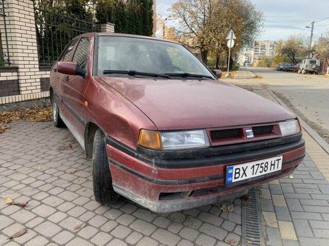 Сеат Toledo 1993 у Шепетовке на Automoto.ua Червоний Сеат Toledo, об'ємом двигуна 1.9 л та пробігом 415 тис. км за 950 $, фото 5 на Automoto.ua