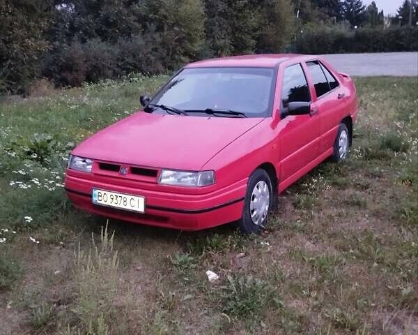 Красный Сеат Толедо, объемом двигателя 1.6 л и пробегом 309 тыс. км за 1350 $, фото 1 на Automoto.ua