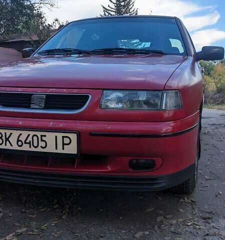 Червоний Сеат Toledo, об'ємом двигуна 1.6 л та пробігом 311 тис. км за 1600 $, фото 11 на Automoto.ua