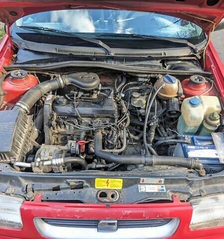 Червоний Сеат Toledo, об'ємом двигуна 1.6 л та пробігом 311 тис. км за 1600 $, фото 5 на Automoto.ua