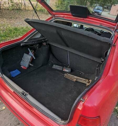 Червоний Сеат Toledo, об'ємом двигуна 1.6 л та пробігом 311 тис. км за 1600 $, фото 9 на Automoto.ua