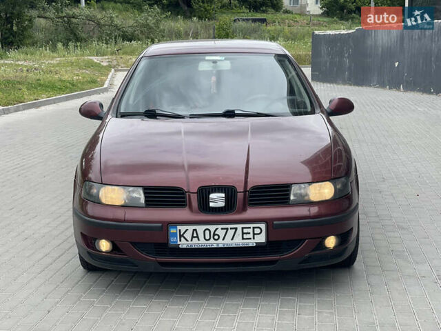 Красный Сеат Толедо, объемом двигателя 1.8 л и пробегом 423 тыс. км за 2950 $, фото 1 на Automoto.ua