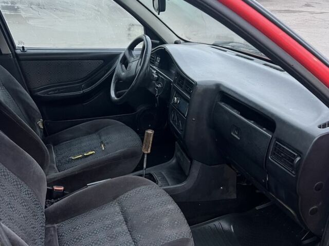 Червоний Сеат Toledo, об'ємом двигуна 1.6 л та пробігом 301 тис. км за 1200 $, фото 4 на Automoto.ua