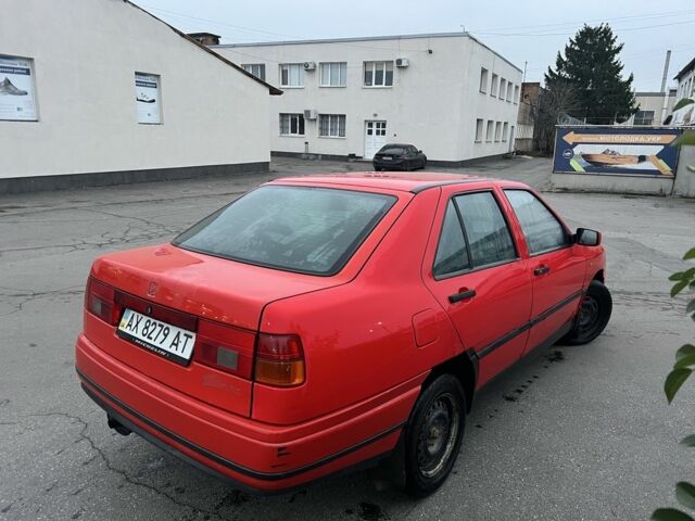 Червоний Сеат Toledo, об'ємом двигуна 1.6 л та пробігом 301 тис. км за 1200 $, фото 3 на Automoto.ua