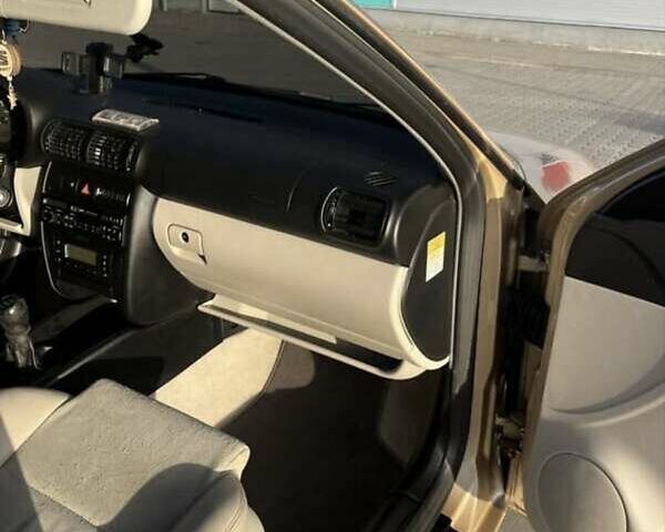 Желтый Сеат Толедо, объемом двигателя 2.3 л и пробегом 210 тыс. км за 3700 $, фото 3 на Automoto.ua