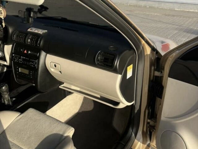 Желтый Сеат Толедо, объемом двигателя 2.3 л и пробегом 210 тыс. км за 3700 $, фото 4 на Automoto.ua