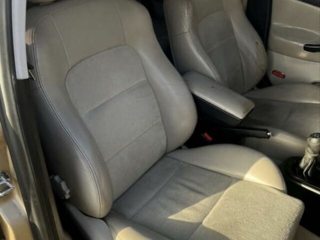 Желтый Сеат Толедо, объемом двигателя 2.3 л и пробегом 210 тыс. км за 3700 $, фото 3 на Automoto.ua