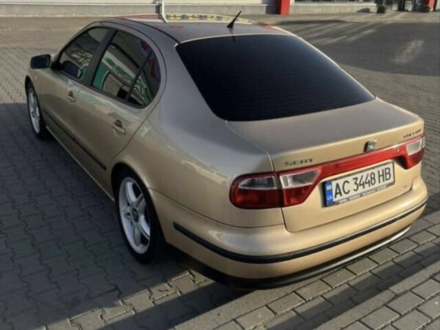 Желтый Сеат Толедо, объемом двигателя 2.3 л и пробегом 210 тыс. км за 3700 $, фото 1 на Automoto.ua