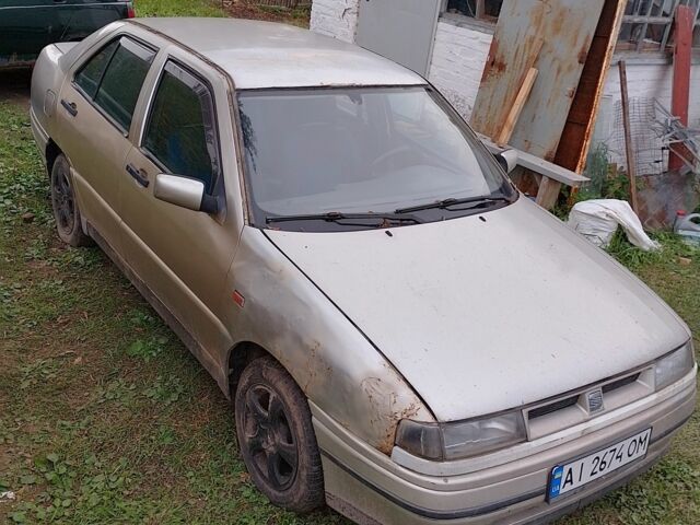 Сірий Сеат Toledo, об'ємом двигуна 1.6 л та пробігом 300 тис. км за 1400 $, фото 3 на Automoto.ua