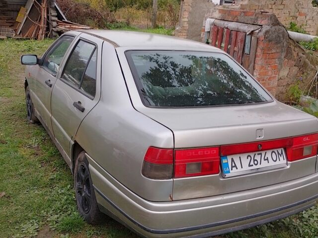 Сірий Сеат Toledo, об'ємом двигуна 1.6 л та пробігом 300 тис. км за 1400 $, фото 1 на Automoto.ua