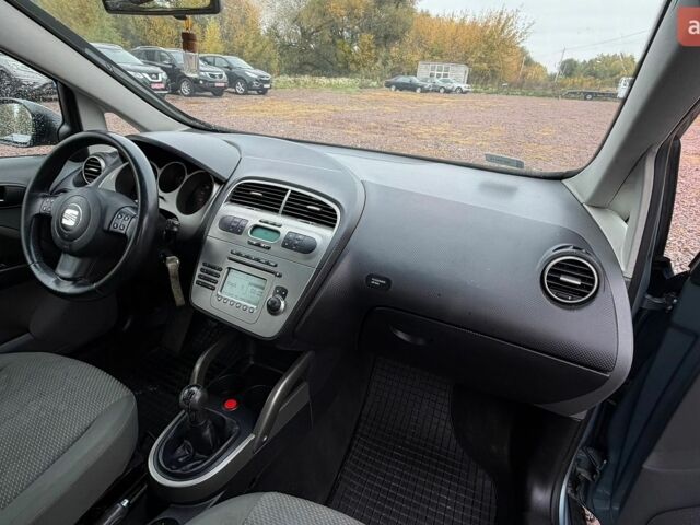 Сірий Сеат Toledo, об'ємом двигуна 2 л та пробігом 235 тис. км за 3700 $, фото 15 на Automoto.ua