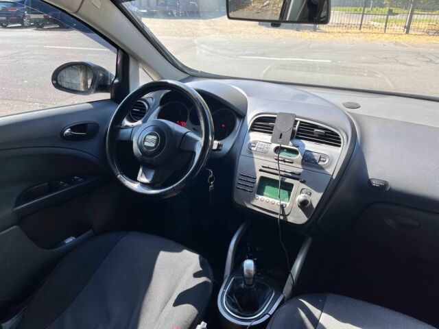 Сірий Сеат Toledo, об'ємом двигуна 2 л та пробігом 220 тис. км за 4500 $, фото 6 на Automoto.ua