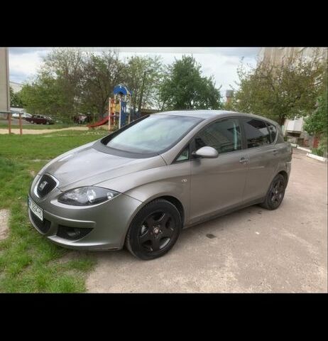 Серый Сеат Толедо, объемом двигателя 2 л и пробегом 300 тыс. км за 3800 $, фото 5 на Automoto.ua