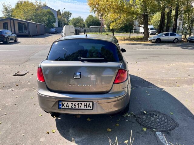 Сірий Сеат Toledo, об'ємом двигуна 2 л та пробігом 220 тис. км за 4500 $, фото 3 на Automoto.ua
