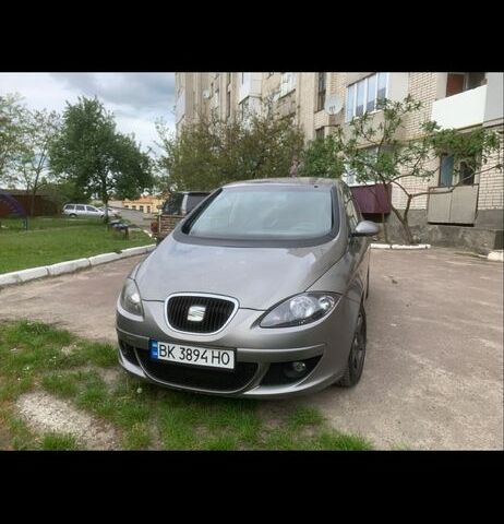 Серый Сеат Толедо, объемом двигателя 2 л и пробегом 300 тыс. км за 3800 $, фото 6 на Automoto.ua