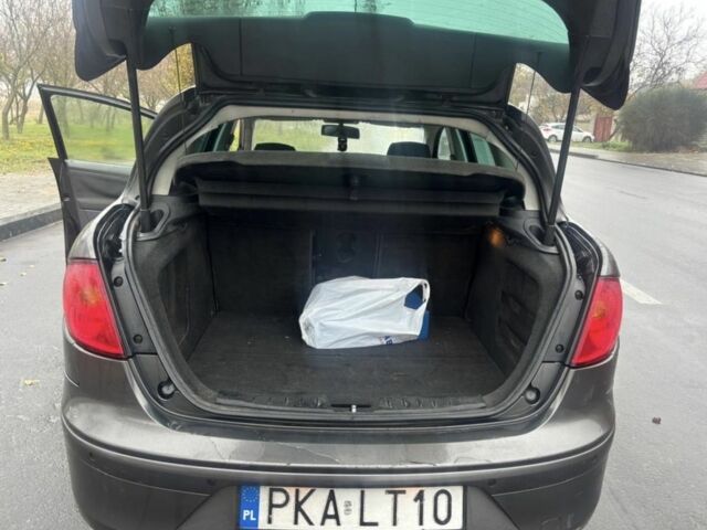 Серый Сеат Толедо, объемом двигателя 1.9 л и пробегом 300 тыс. км за 2200 $, фото 6 на Automoto.ua