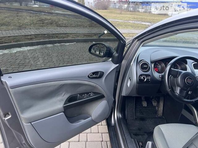 Сірий Сеат Toledo, об'ємом двигуна 1.97 л та пробігом 210 тис. км за 5000 $, фото 14 на Automoto.ua