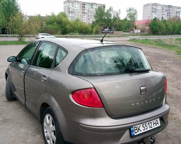 Сірий Сеат Toledo, об'ємом двигуна 2 л та пробігом 175 тис. км за 5300 $, фото 5 на Automoto.ua