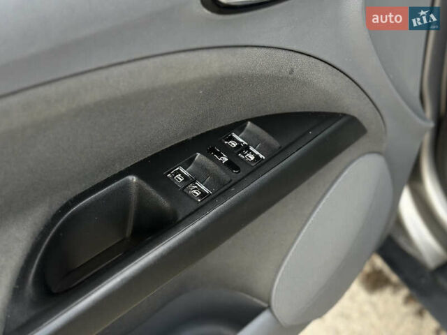 Серый Сеат Толедо, объемом двигателя 1.9 л и пробегом 287 тыс. км за 5099 $, фото 21 на Automoto.ua