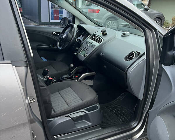 Сірий Сеат Toledo, об'ємом двигуна 1.9 л та пробігом 280 тис. км за 4990 $, фото 19 на Automoto.ua